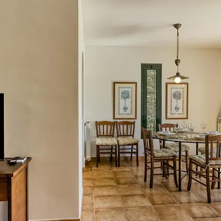 Holiday home Family In Torremirona Navata