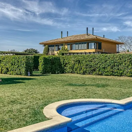 Family In Torremirona Holiday home